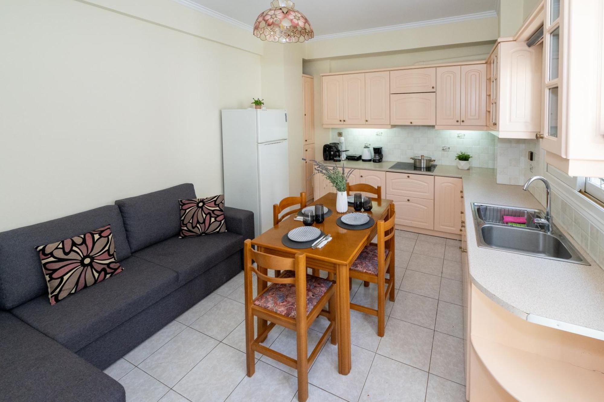 Mando Patrasso - Classical Apartment In The Center Of Patras With Free Parking Dış mekan fotoğraf