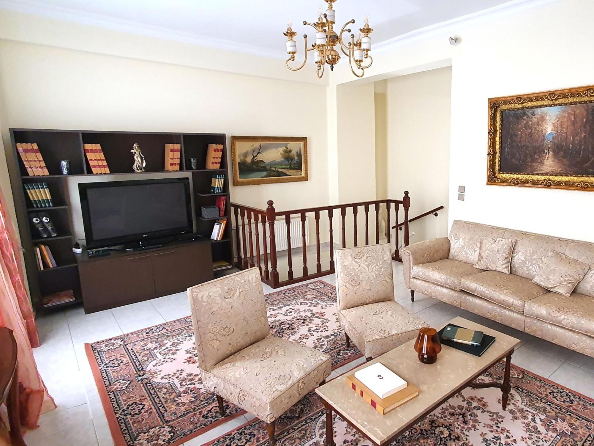 Mando Patrasso - Classical Apartment In The Center Of Patras With Free Parking Dış mekan fotoğraf