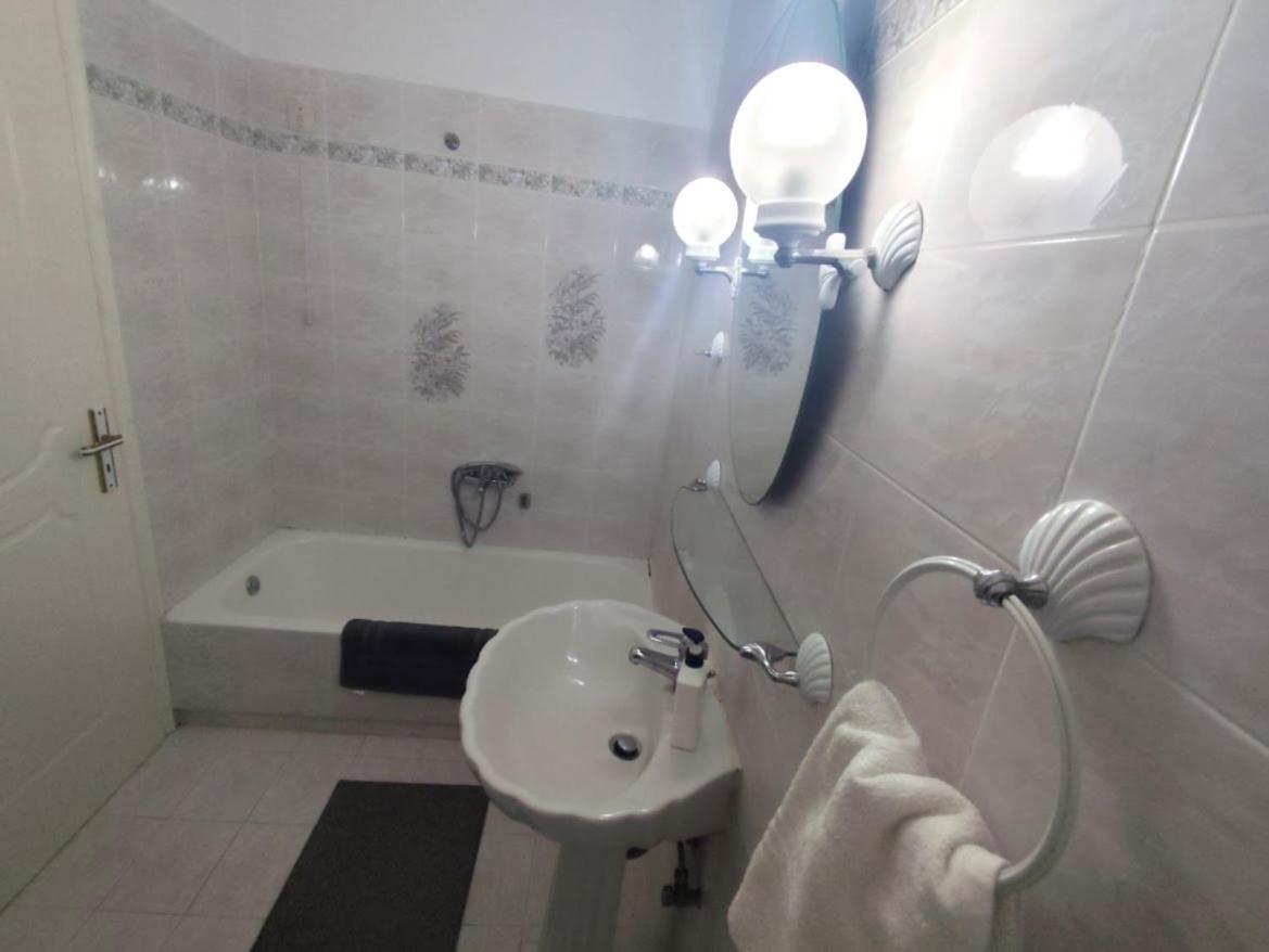Mando Patrasso - Classical Apartment In The Center Of Patras With Free Parking Dış mekan fotoğraf