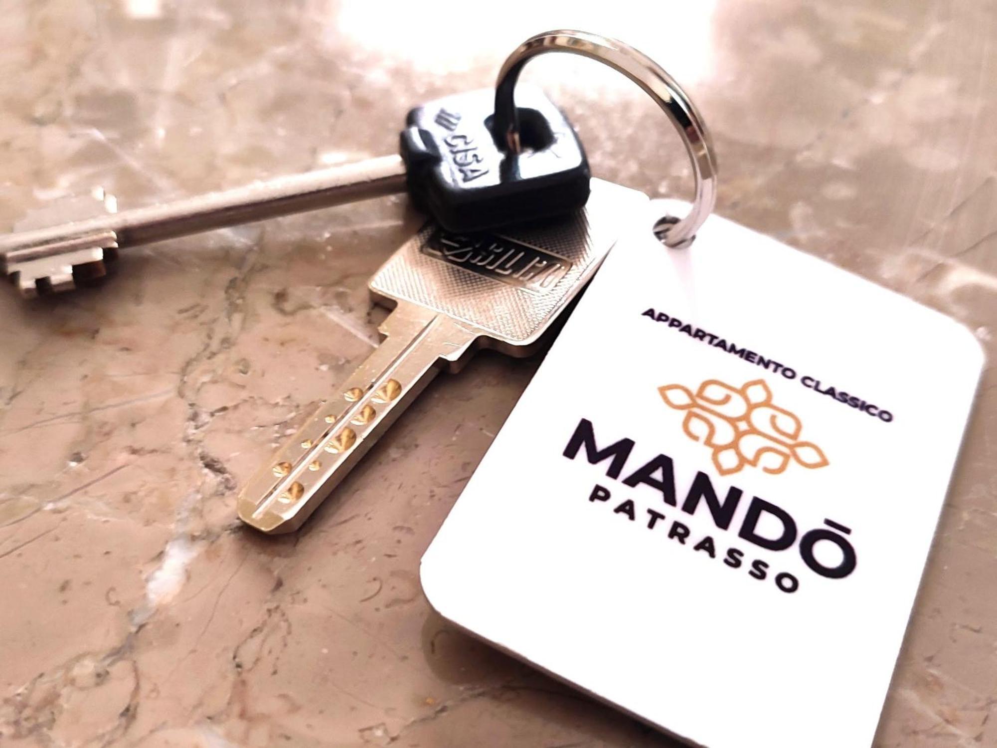 Mando Patrasso - Classical Apartment In The Center Of Patras With Free Parking Dış mekan fotoğraf