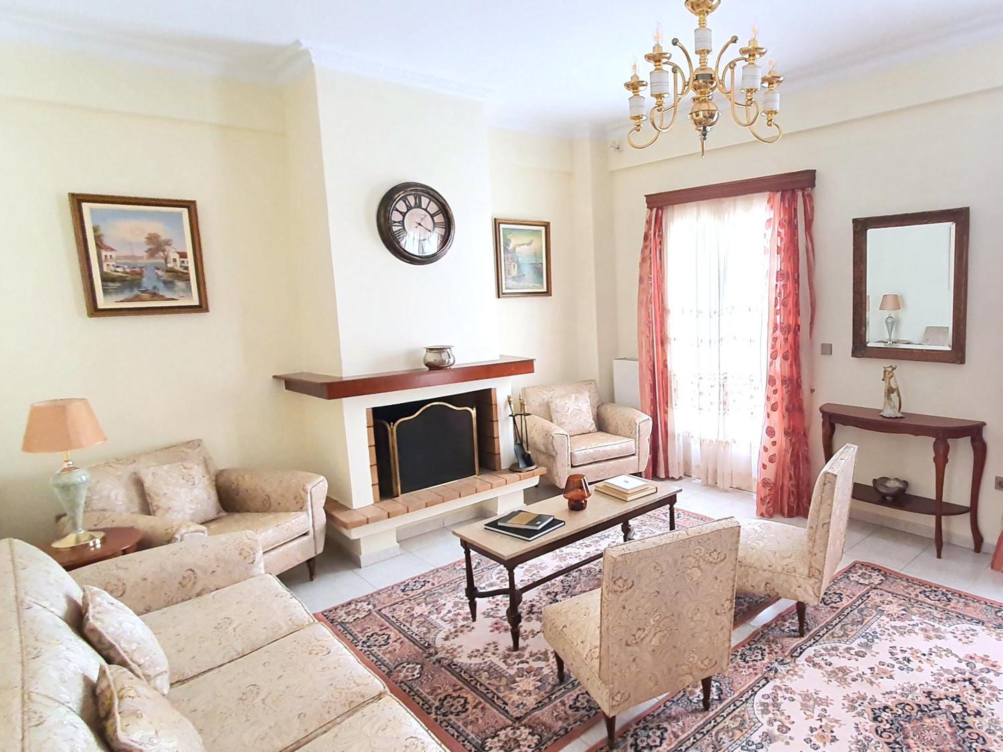 Mando Patrasso - Classical Apartment In The Center Of Patras With Free Parking Dış mekan fotoğraf